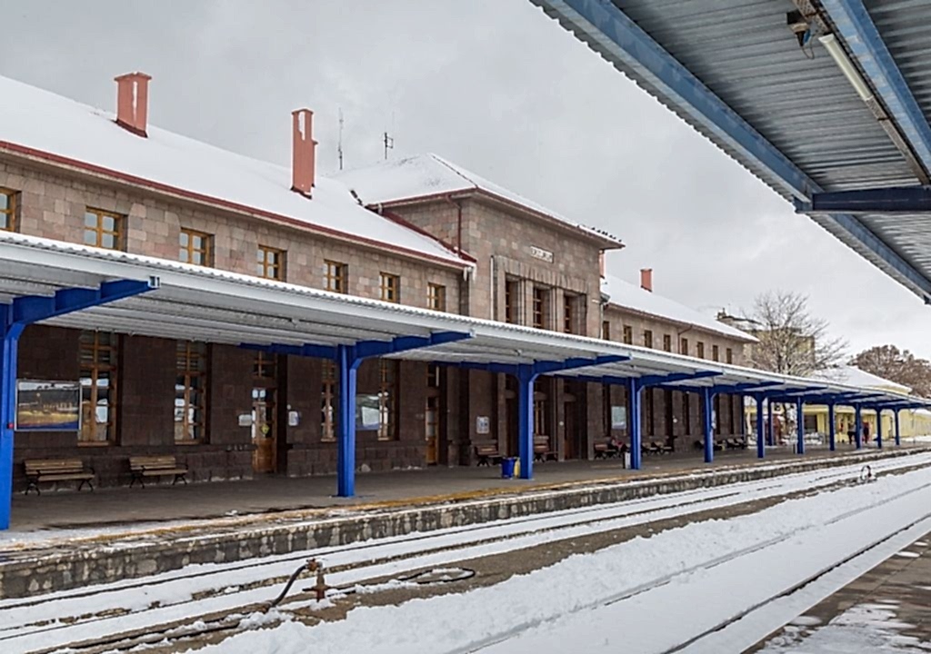 Beyaz Perdede Bir Rüya: Doğu Ekspresi'nde Yılbaşına Girmek (Neden Bu Deneyimi Yaşamalısınız?)