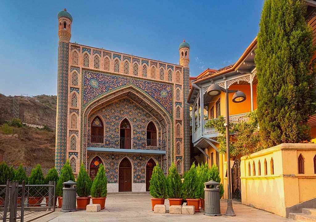 Sadece Kimliğinizle Yurt Dışı Keyfi: Gürcistan'a Vizesiz Giriş Rehberi 2025