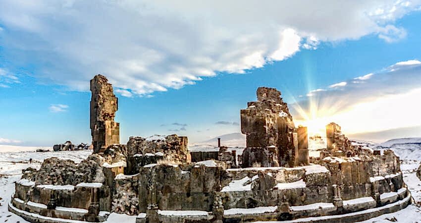 Turistik Doğu Ekspresi Kars Turu (Uçak Gidiş - Tren Dönüş)