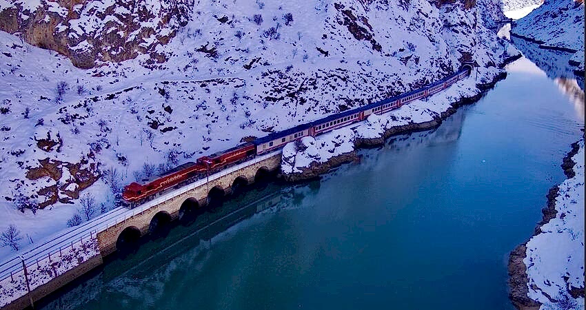 Turistik Doğu Ekspresi Kars Turu (Uçak Gidiş - Tren Dönüş)
