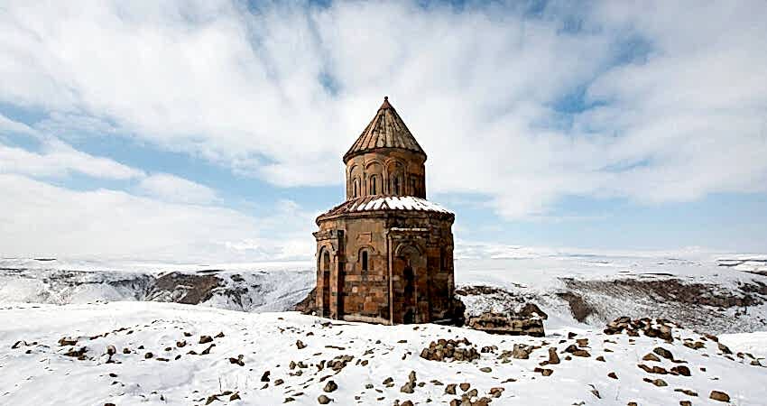 İstanbul Çıkışlı Uçaklı Van Kars Erzurum Turu (Kars Erzurum Ekspresi ile Tren Yolculuğu)