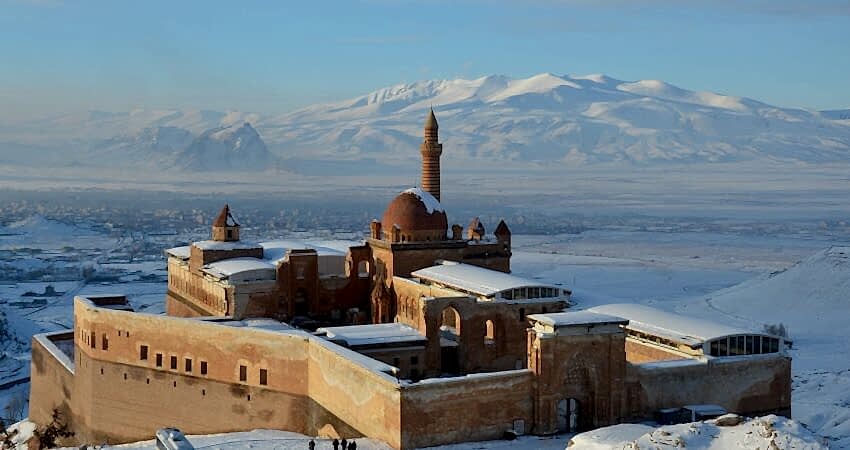 İstanbul Çıkışlı Uçaklı Van Kars Erzurum Turu (Kars Erzurum Ekspresi ile Tren Yolculuğu)