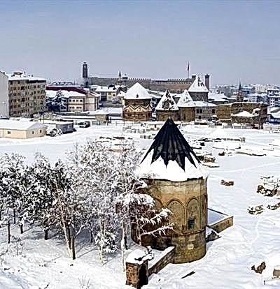 İstanbul Çıkışlı Yataklı Tren ile Van Kars Erzurum Turu (Tren Gidiş-Uçak Dönüş)