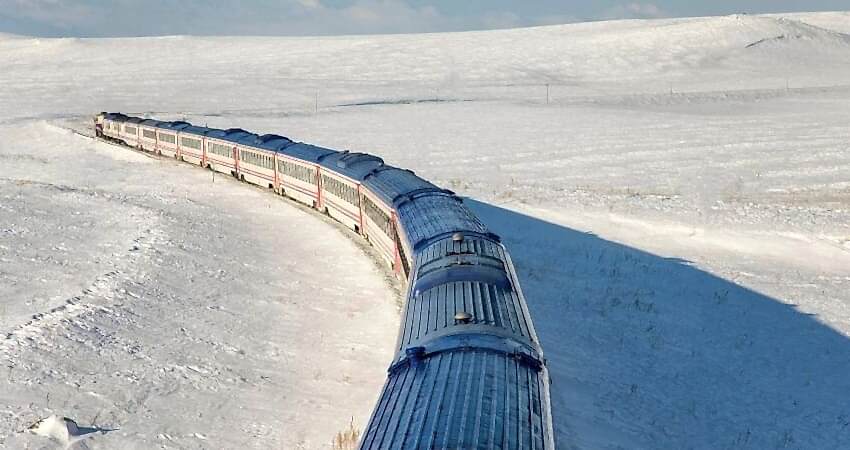 Ankara Çıkışlı Yataklı Tren İle Van Kars Erzurum Turu (Uçak Gidiş – Tren Dönüş)